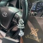 تعليقة سيارة شكل خيل محفورة من إيڤـال