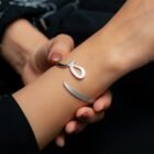 سوار حرف عربي مطلي بالذهب من إيڤـال